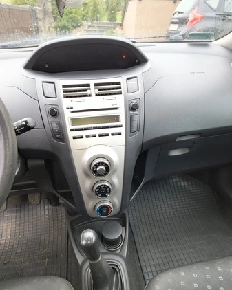 Toyota Yaris cena 11000 przebieg: 247000, rok produkcji 2007 z Kartuzy małe 11